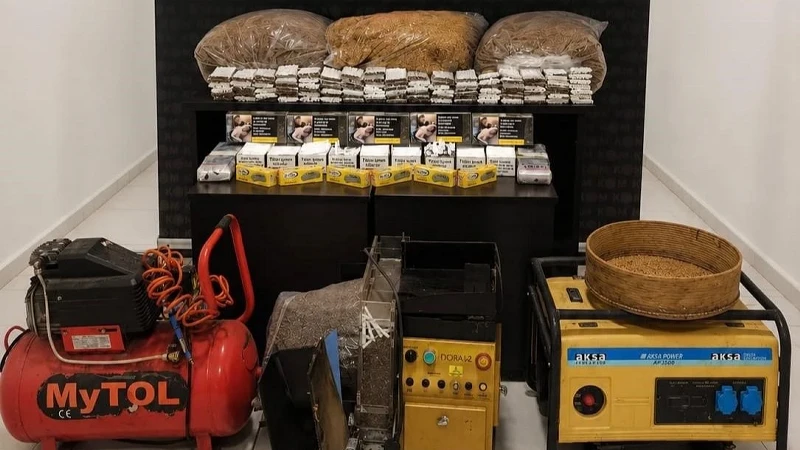 Kaçak sigara imalathanesine baskın: Binlerce makaron ve makineler ele geçirildi